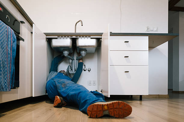 Professional Leak Detection technician working in Zionsville, IN